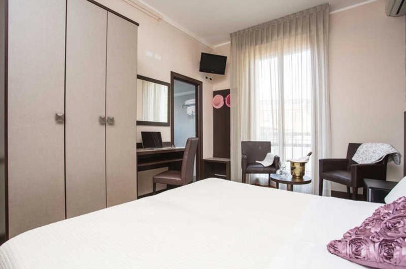 צ'סנטיקו Hotel Lalla Beauty & Relax מראה חיצוני תמונה