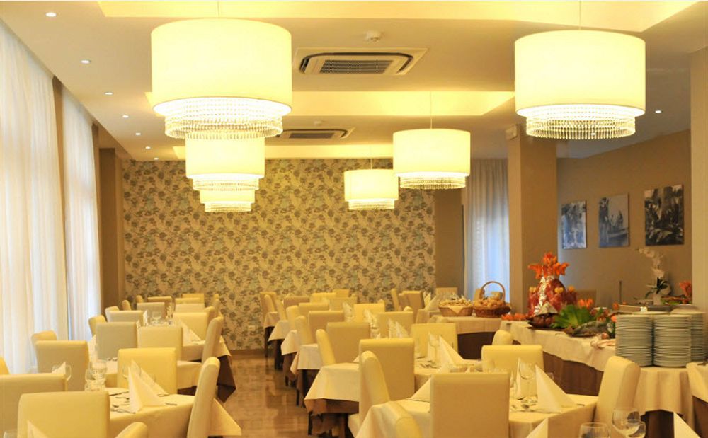 צ'סנטיקו Hotel Lalla Beauty & Relax מראה חיצוני תמונה